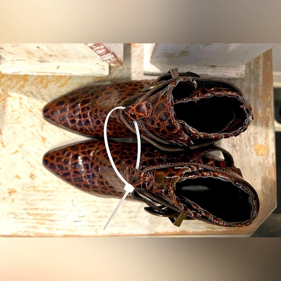 Dingo Women's 6.5 Brown Leather Patent Croc Pattern Ankle Boots - Picture 8 of 11